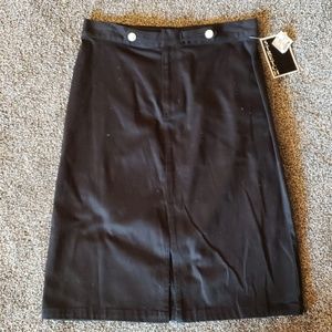 Nwt Carolina Blues black skirt size 8